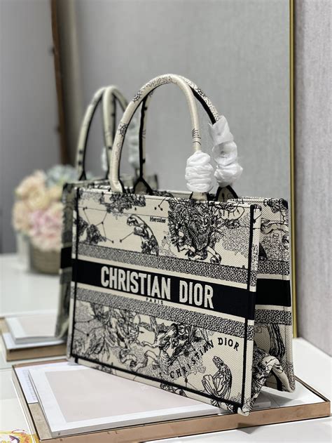 dior tote bag 36cm|christian Dior book tote 2021.